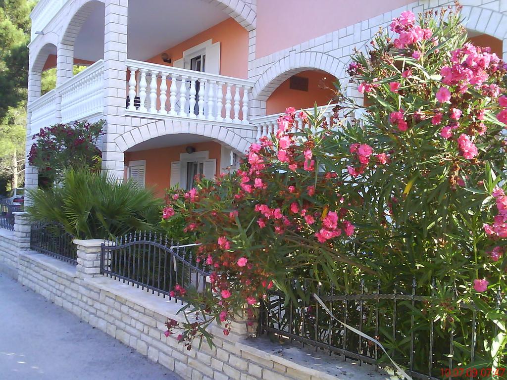 Apartments Tonimir Водице Экстерьер фото
