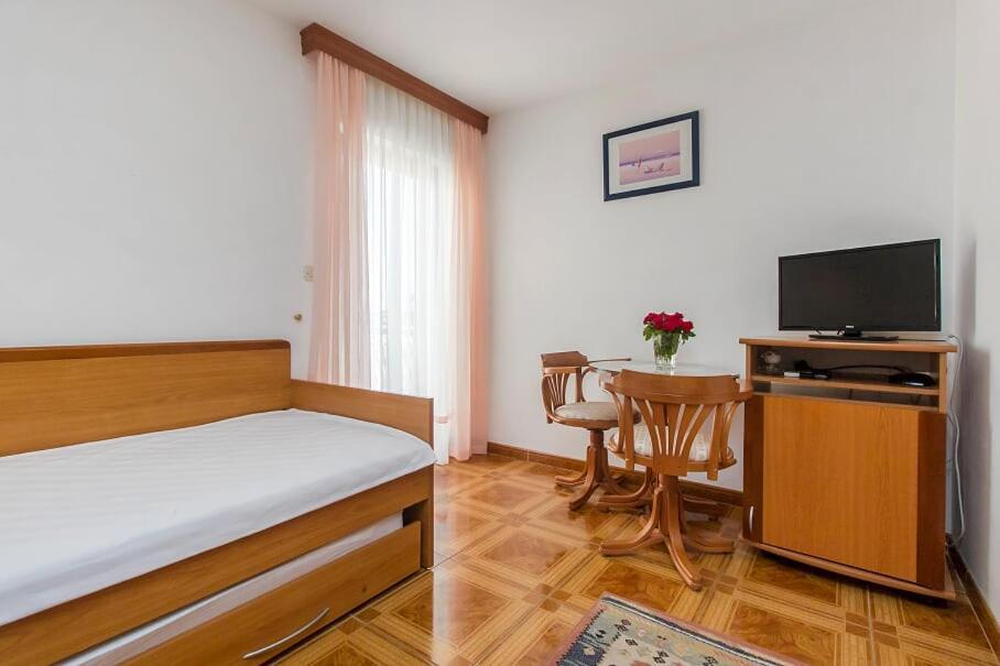 Apartments Tonimir Водице Экстерьер фото